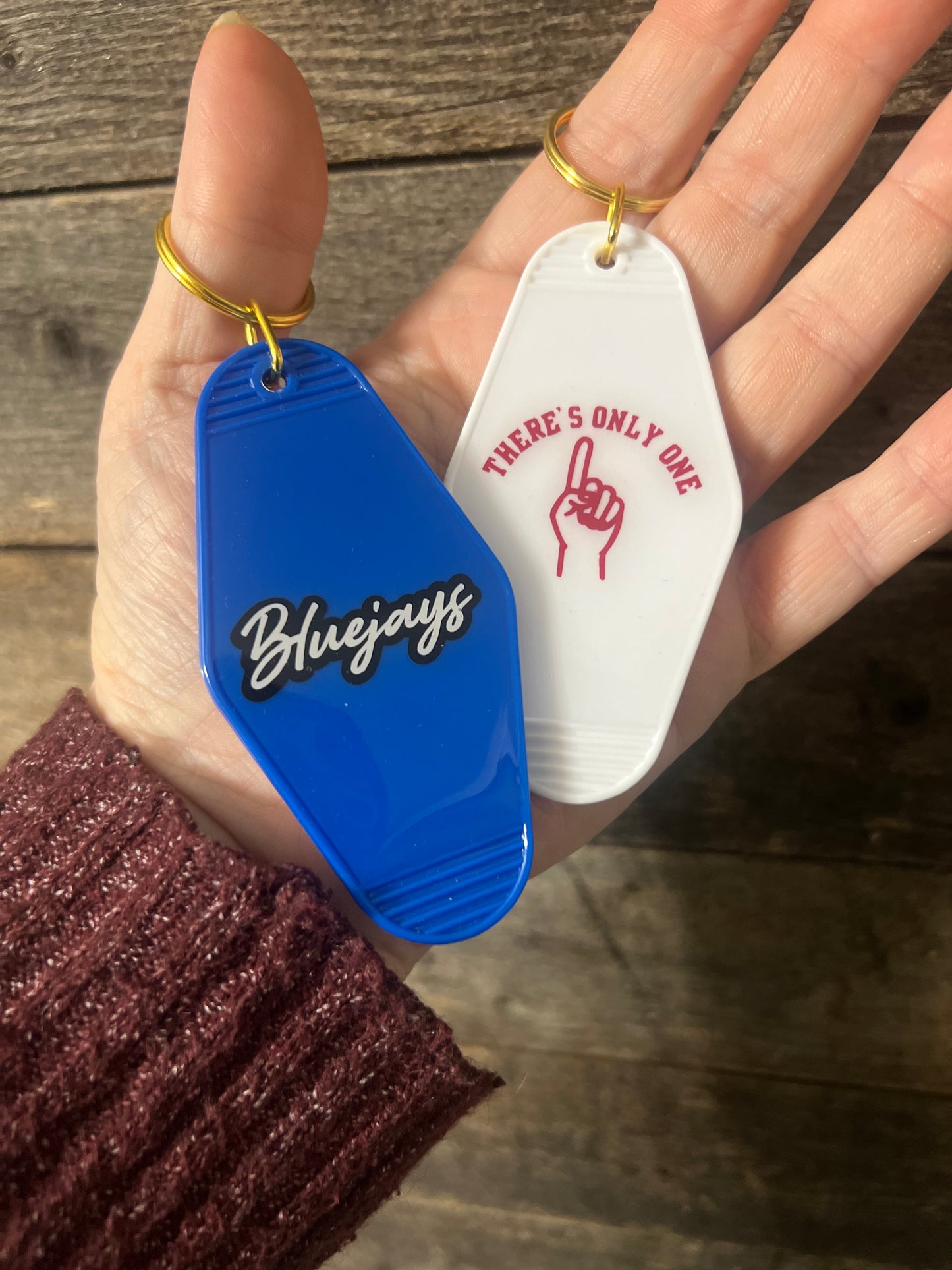 Vintage Motel Keychain, Personalized design, resin