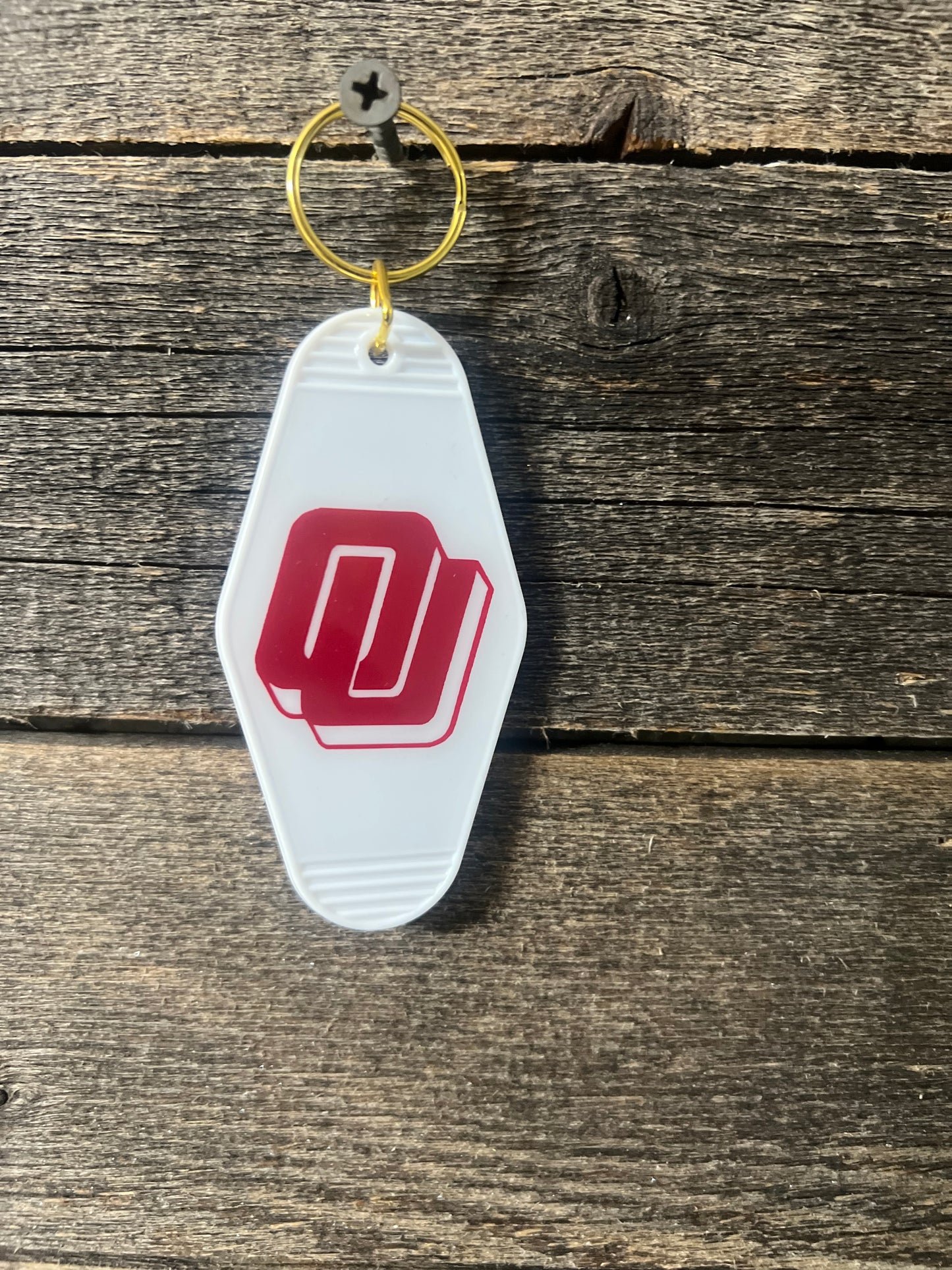 Vintage Motel Keychain, Personalized design, resin